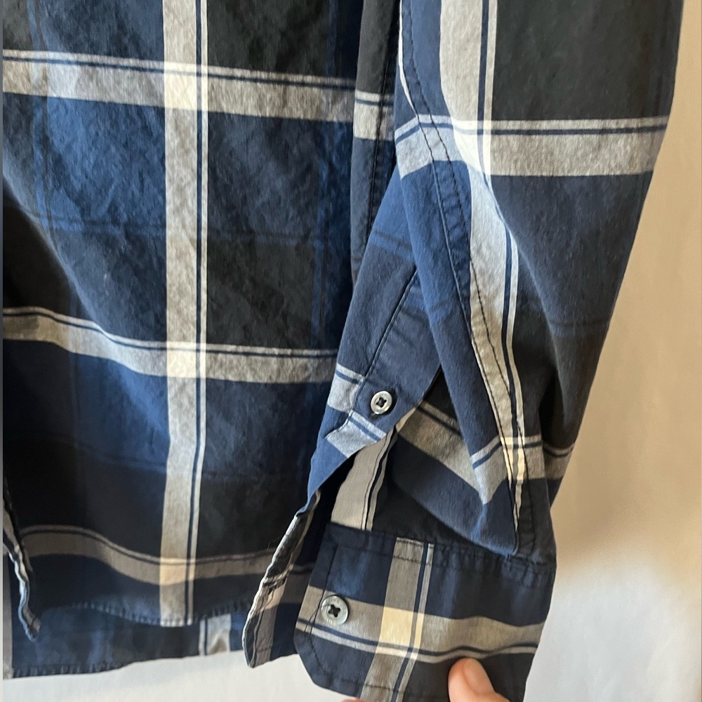 American Eagle Prep Fit Blue, Black and White Plaid Long Sleeve Shirt Size XL - Picture 4 of 6